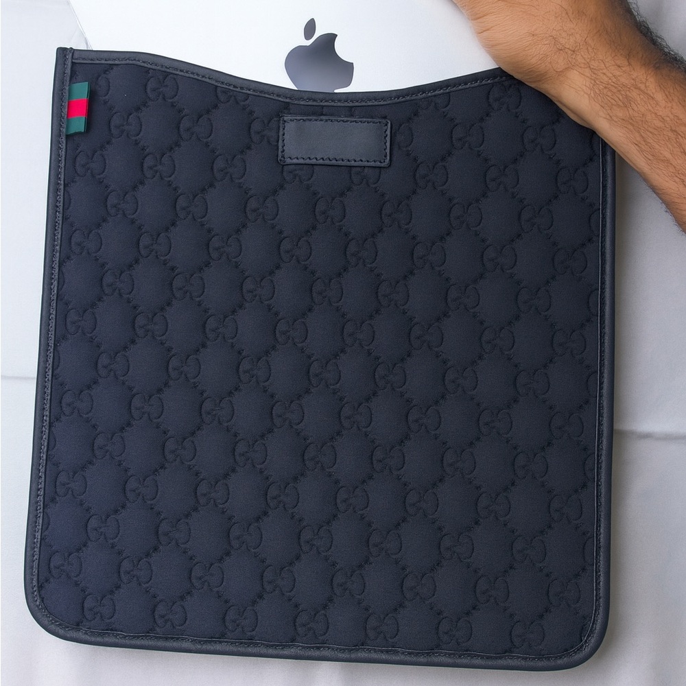 Authentic Gucci GG Tablet iPad Sleeve - Black Quilted Fabric Excellent Condition